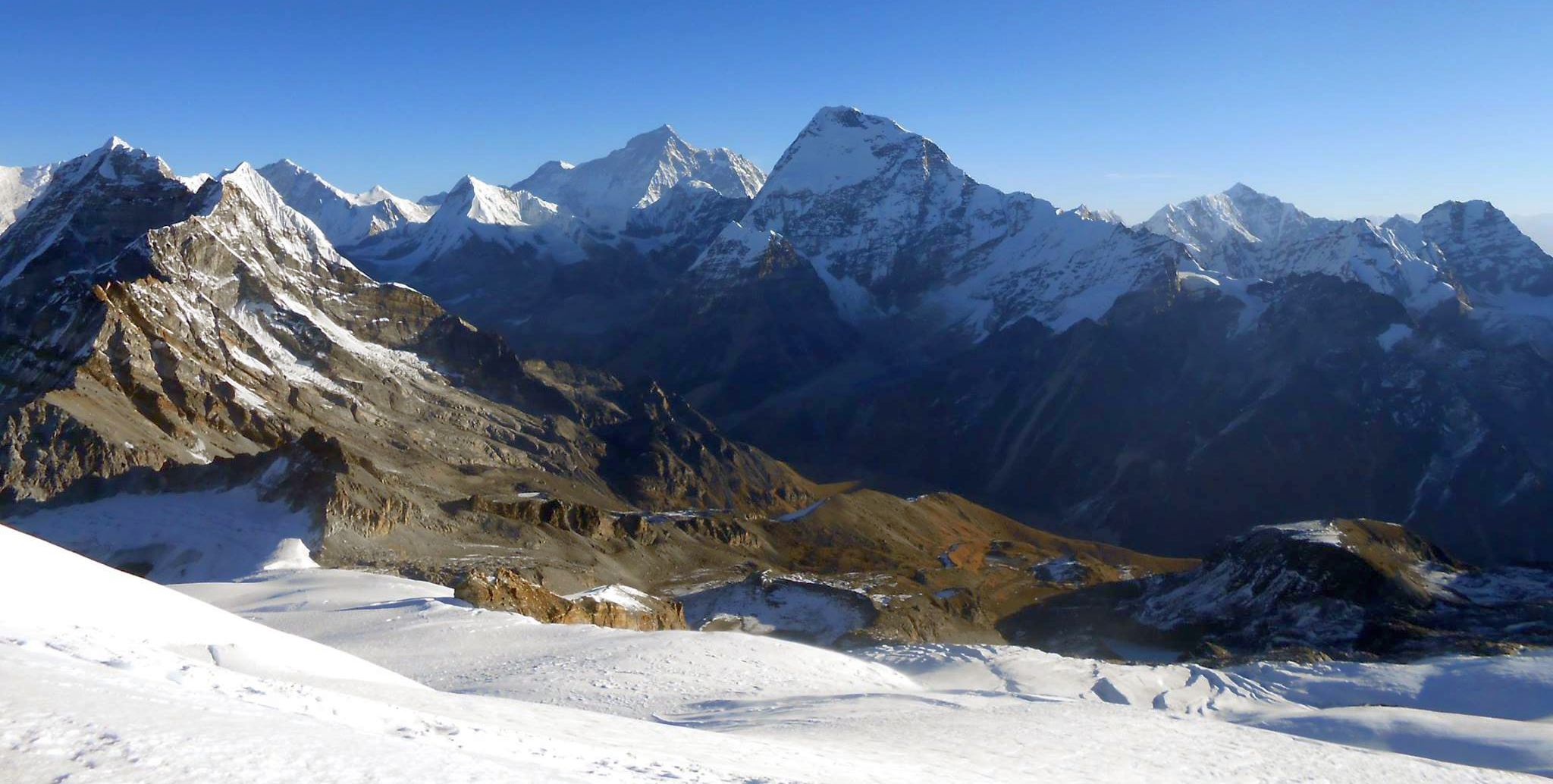 Peak 41, Mount Makalu ( 8463m ) and Chamlang ( 7321m ) from Mera Peak