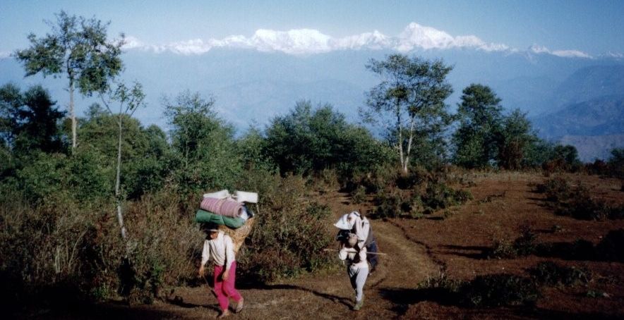 Chamlang ( 7319m ) and Makalu ( 8463m ) on ascent to the Milke Danda