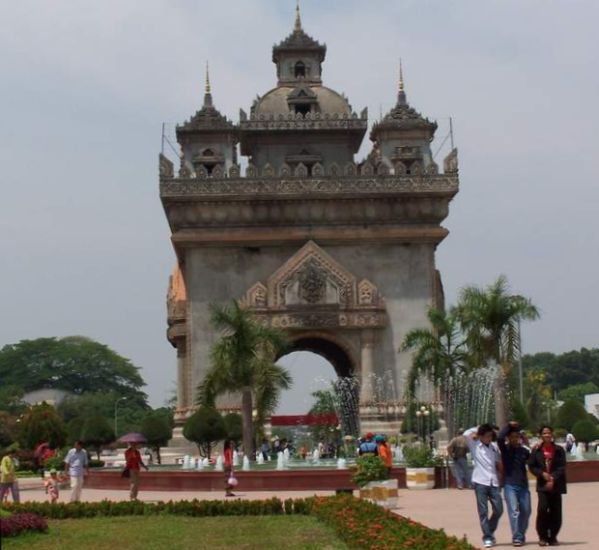 Cotopaxai ( Patuxay ) Monument in Vientiane