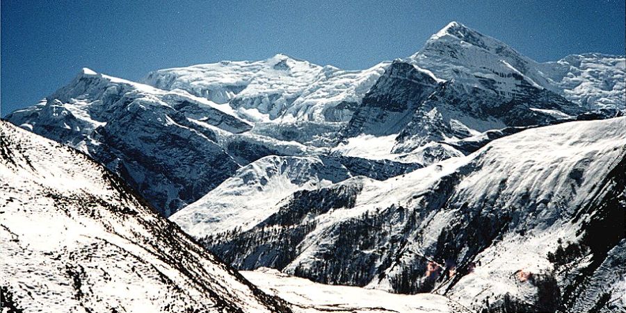 Annapurna Himal on ascent from Manang to Tharong La