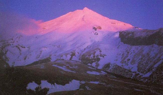 Photographs of snow-covered volcano Mount Egmont ( Taranaki ) in winter