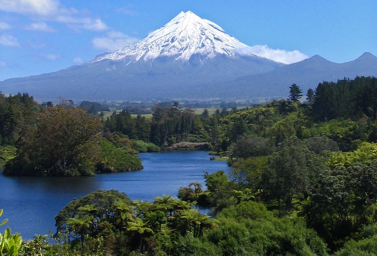 Photographs of snow-covered volcano Mount Egmont ( Taranaki ) in winter