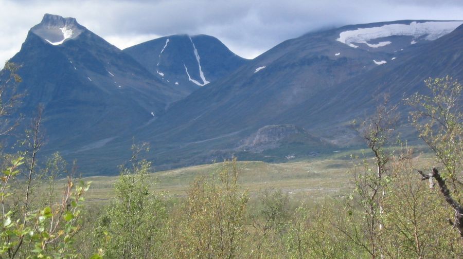 Approach to Kebnekaise Fjllstation beneath Kebnekaise in arctic Sweden