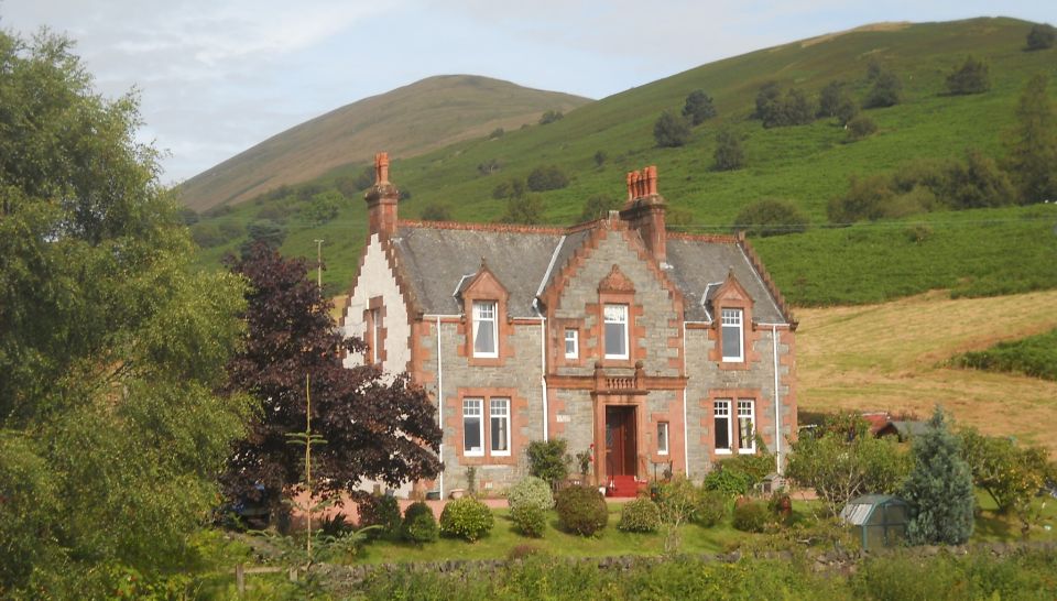 House beneath Beinn Dubh