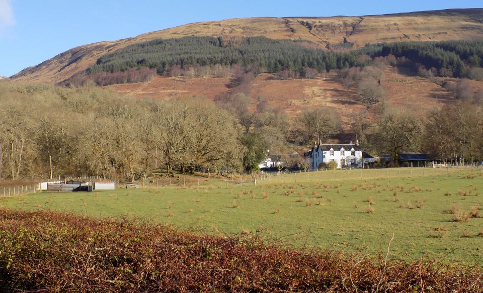 Ledard Farm at start of route to Ben Venue