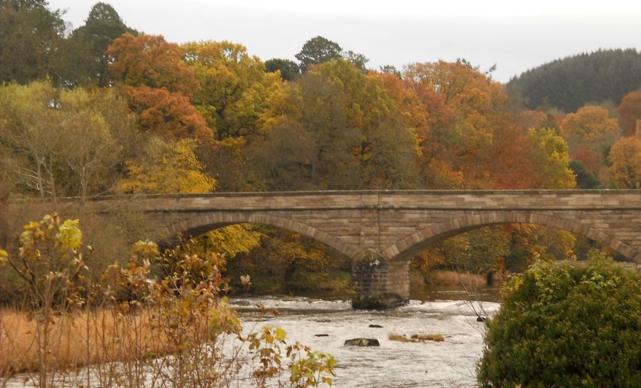 Road bridge over the River Clyde at Crossford Village