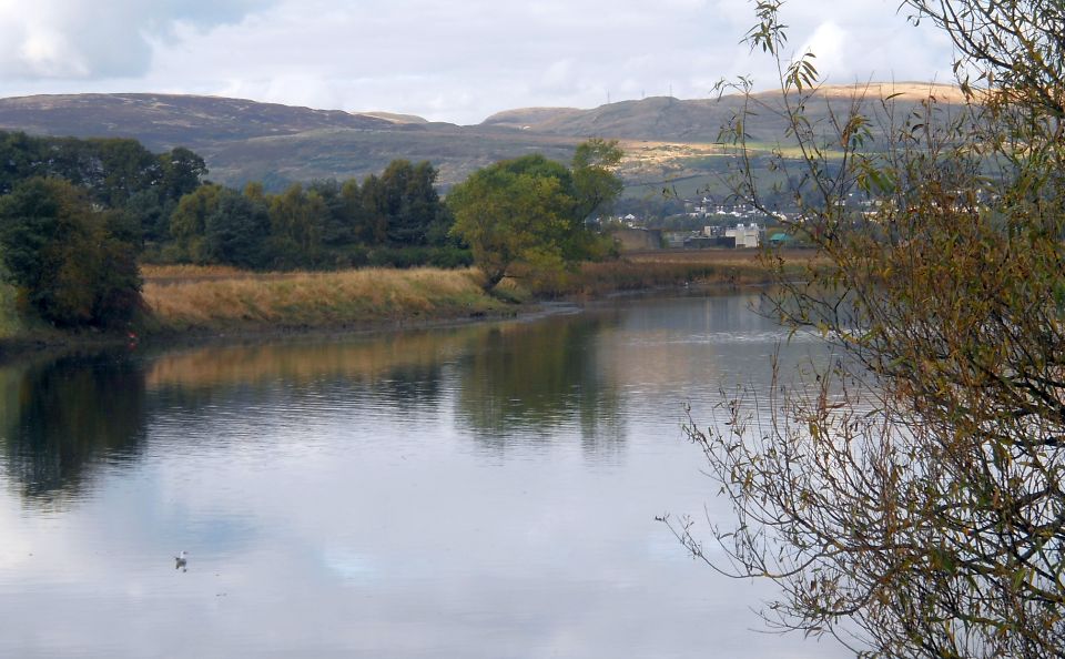 Walkway alongside the Black Cart Water to the River Clyde