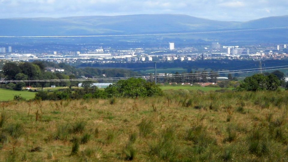 Glasgow beneath the Campsie Fells from Neilston Pad