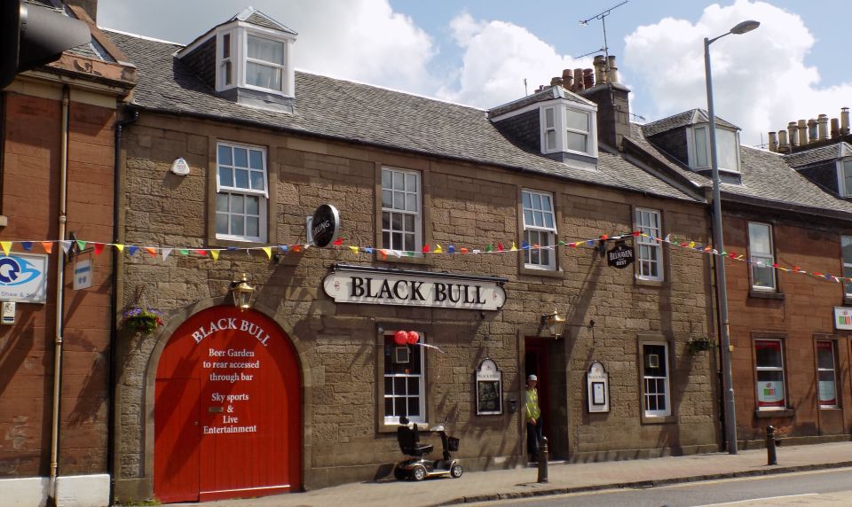 Black Bull Hotel in Mauchline